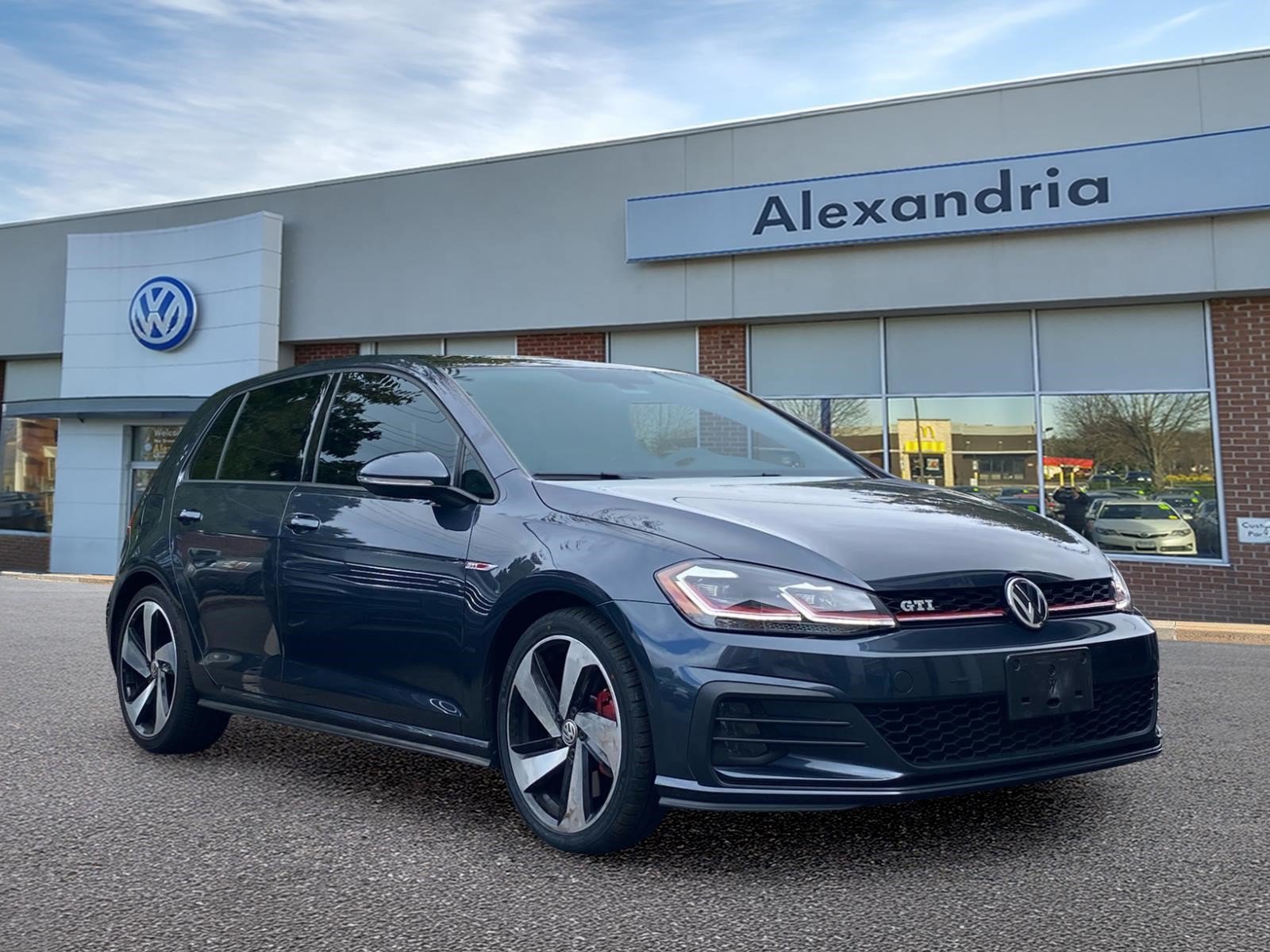 Used 2018 Volkswagen GTI SE FWD image 1