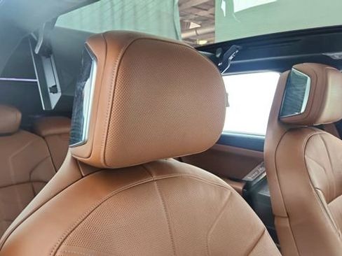 Used 2023 BMW 740i w/ Executive Package image 22