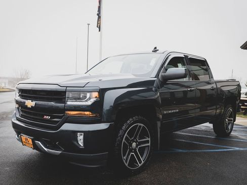 Used 2018 Chevrolet Silverado 1500 LT w/ All Star Edition image 17