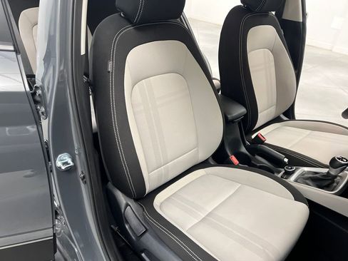 Used 2025 Hyundai Venue SEL FWD image 22