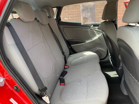 Used 2013 Hyundai Accent GS FWD image 21