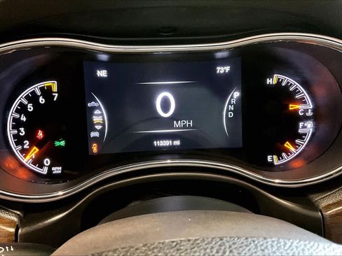 Used 2018 Jeep Grand Cherokee Limited AWD/4WD image 26