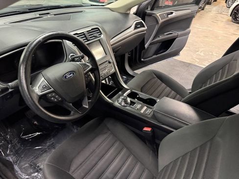 Used 2018 Ford Fusion SE w/ Fusion SE Technology Package image 33