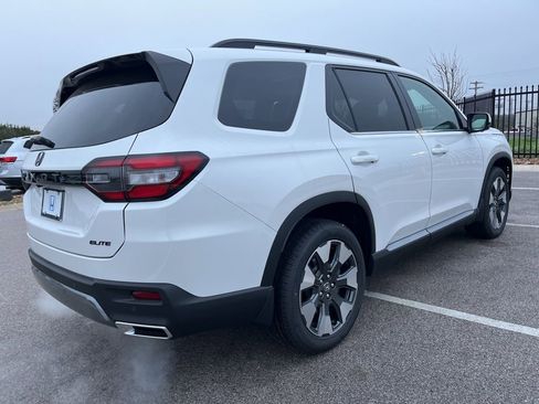 New 2026 Honda Pilot Elite image 3