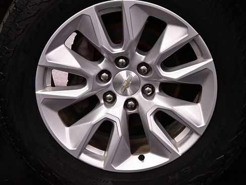 Used 2021 Chevrolet Silverado 1500 Custom image 9