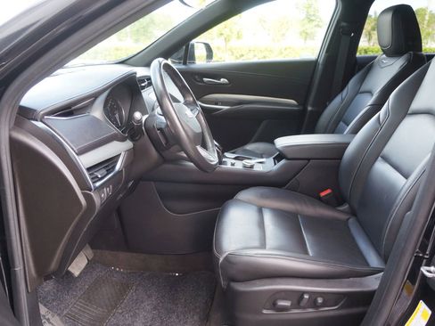 Used 2020 Cadillac XT4 Premium Luxury w/ Cold Weather Package image 22