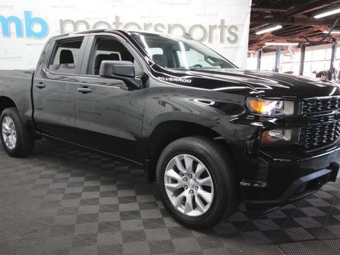 Used 2020 Chevrolet Silverado 1500 Custom w/ Custom Value Package image 9