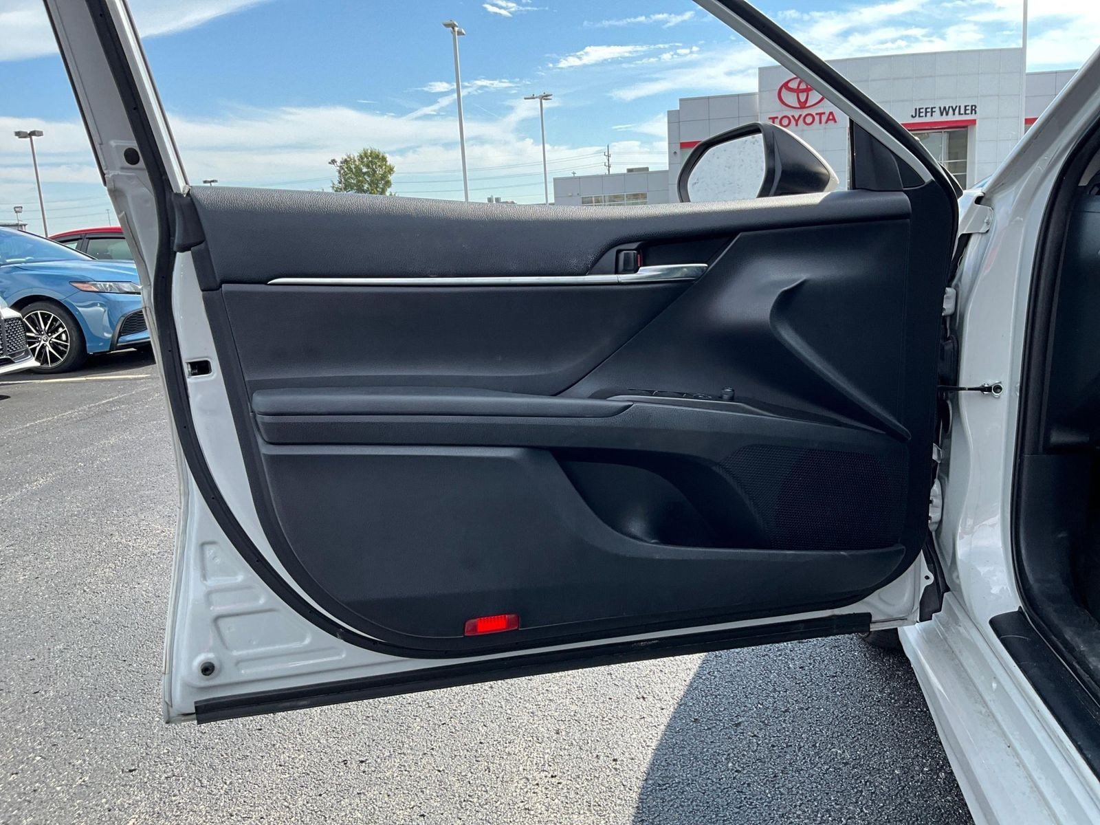 Used 2024 Toyota Camry SE FWD image 18