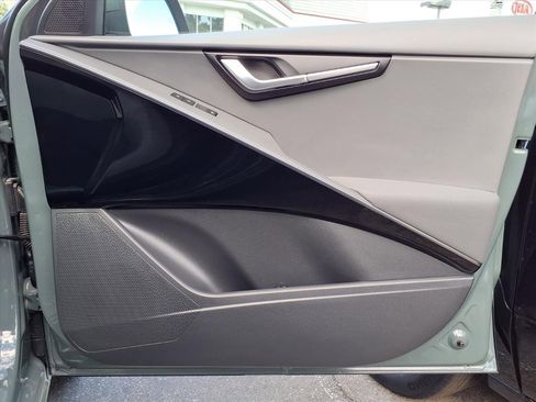 Certified 2025 Kia Niro EX image 23