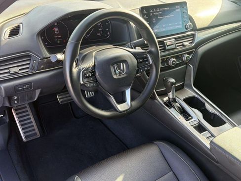 Used 2020 Honda Accord Sport image 4