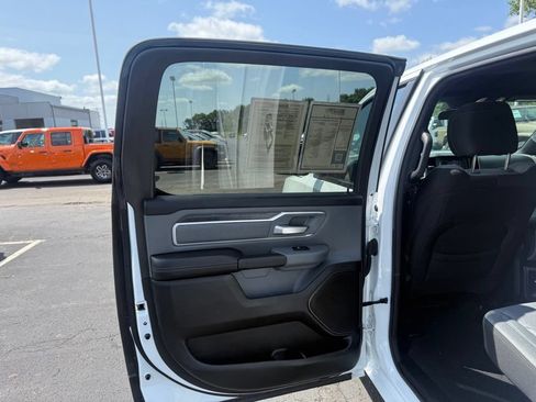 Used 2022 RAM 1500 Big Horn AWD/4WD image 36