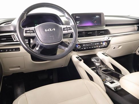 Used 2022 Kia Telluride S image 2