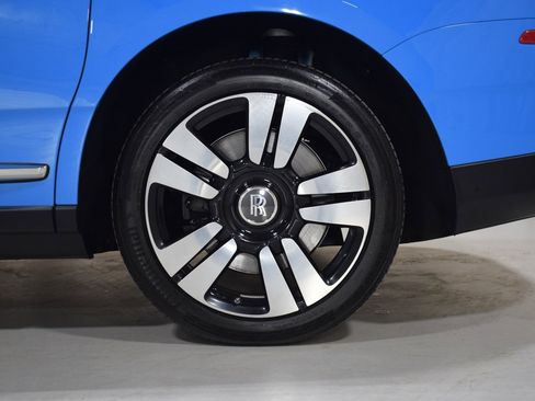 Certified 2022 Rolls-Royce Cullinan w/ Dynamic Package image 17