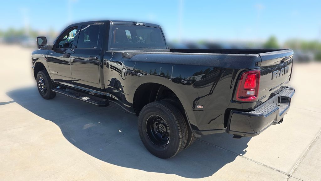 New 2026 RAM 3500 Big Horn AWD/4WD image 5