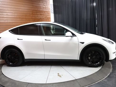 Used 2023 Tesla Model Y Long Range image 28
