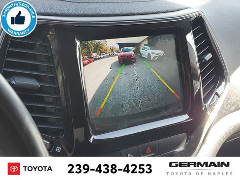 Used 2019 Jeep Cherokee Limited image 26