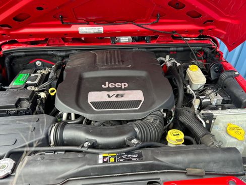 Used 2017 Jeep Wrangler Unlimited Sport w/ Mopar Black Appearance Group image 6