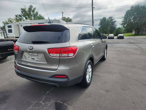 Used 2016 Kia Sorento LX w/ LX Convenience Package AWD/4WD image 5