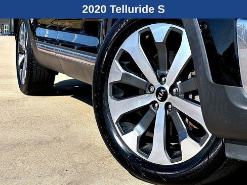 Used 2020 Kia Telluride S image 2