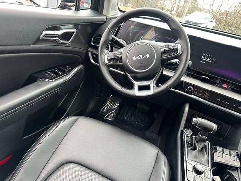 Used 2025 Kia Sportage EX FWD image 18