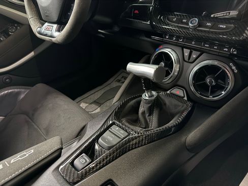 Used 2018 Chevrolet Camaro SS image 28