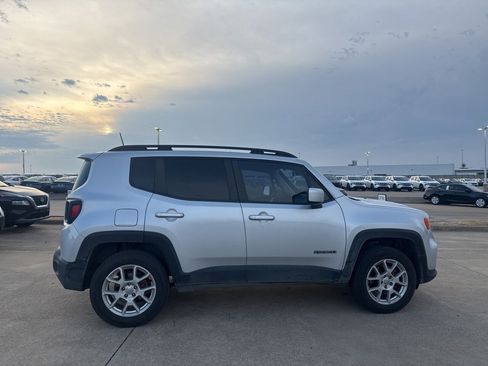 Used 2019 Jeep Renegade Latitude image 27