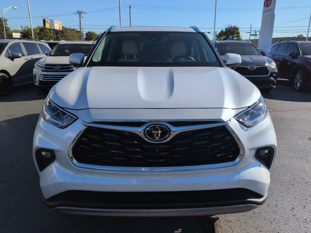Used 2024 Toyota Highlander Platinum AWD/4WD image 8