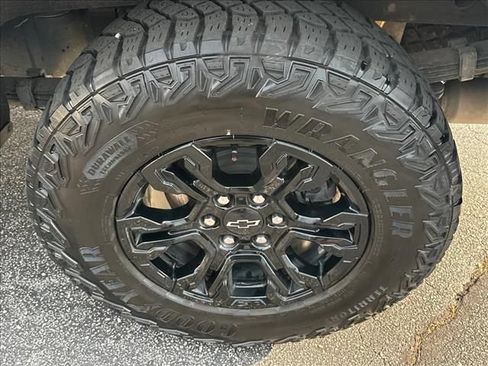 Certified 2023 Chevrolet Silverado 1500 ZR2 w/ Technology Package AWD/4WD image 38