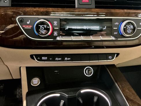 Used 2019 Audi A4 2.0T Premium w/ Convenience Package image 26