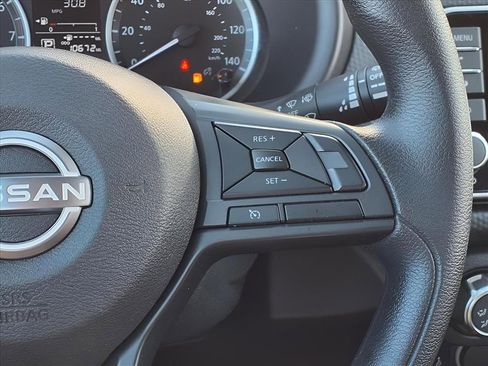 Used 2025 Nissan Kicks Play S image 18