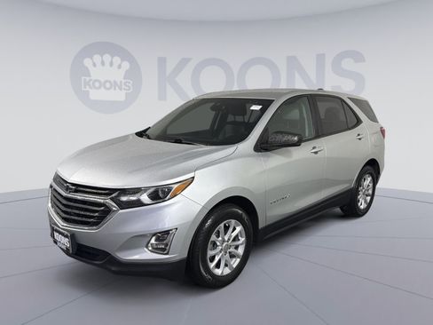 Used 2020 Chevrolet Equinox LS w/ LS Convenience Package image 1