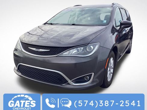 Used 2020 Chrysler Pacifica Touring-L image 5