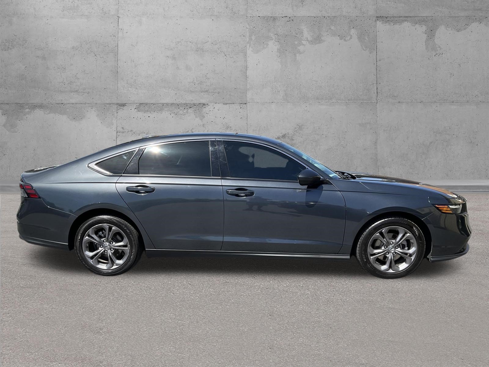 Used 2024 Honda Accord EX image 2