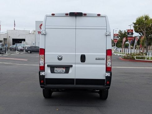 Used 2025 RAM ProMaster 2500 w/ Convenience Group FWD image 12