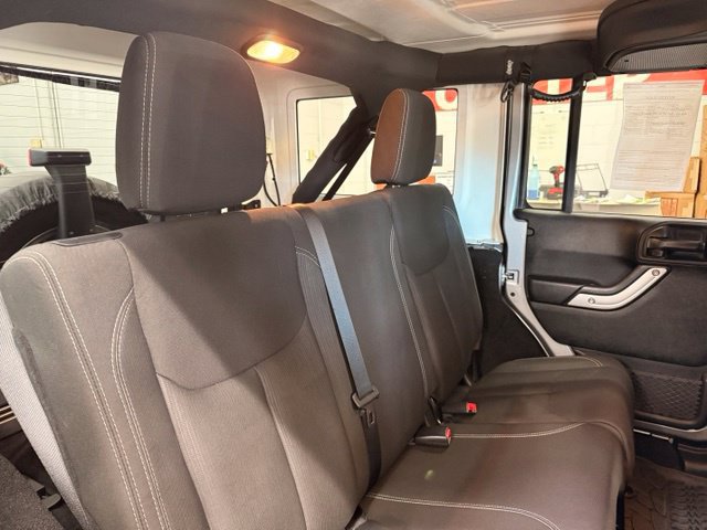 Used 2017 Jeep Wrangler Unlimited Sahara w/ Max Tow Package AWD/4WD image 22