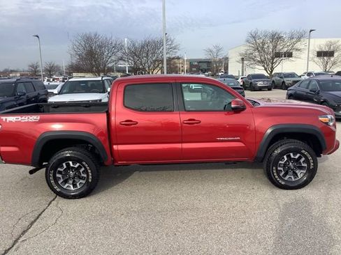Used 2021 Toyota Tacoma TRD Off-Road AWD/4WD image 4