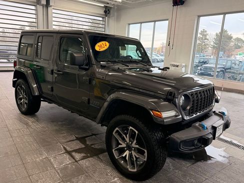 Used 2024 Jeep Wrangler Unlimited w/ Convenience Group image 1