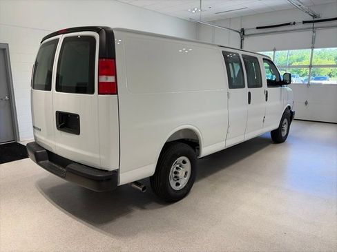 New 2026 Chevrolet Express 2500 Extended RWD image 6