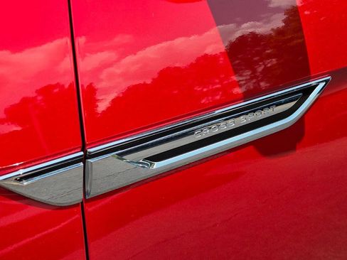 Certified 2024 Volkswagen Atlas Cross Sport SEL R-Line AWD/4WD image 18
