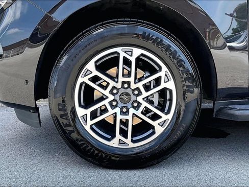 Certified 2025 Ford Expedition Active RWD image 9