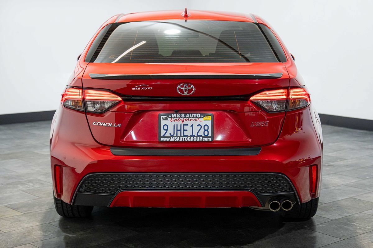 Used 2020 Toyota Corolla XSE FWD image 3
