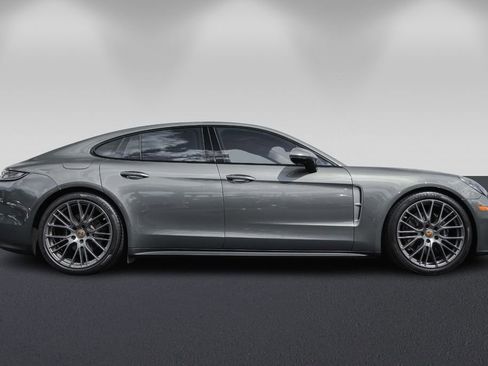 Used 2023 Porsche Panamera Platinum Edition image 2