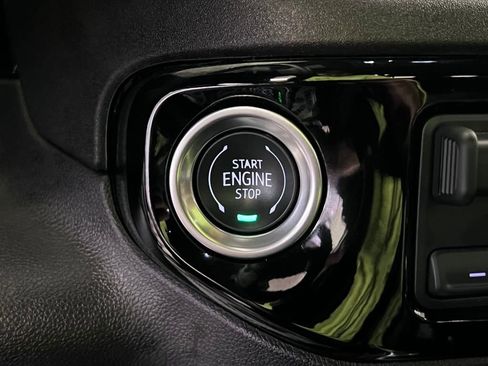 Used 2025 Chevrolet Silverado 1500 RST image 21