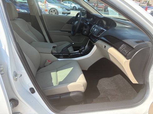 Used 2017 Honda Accord LX image 17