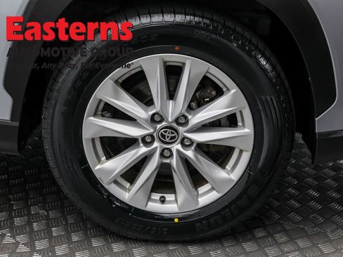 Used 2023 Toyota Corolla Cross LE image 29
