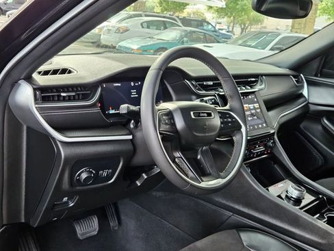 Used 2023 Jeep Grand Cherokee L Laredo AWD/4WD image 10