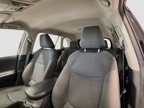 Certified 2023 Toyota RAV4 LE AWD/4WD image 17