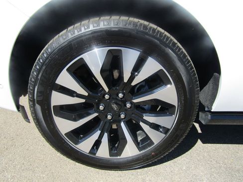 Used 2025 Ford Expedition Max Platinum w/ Driver's Package image 17