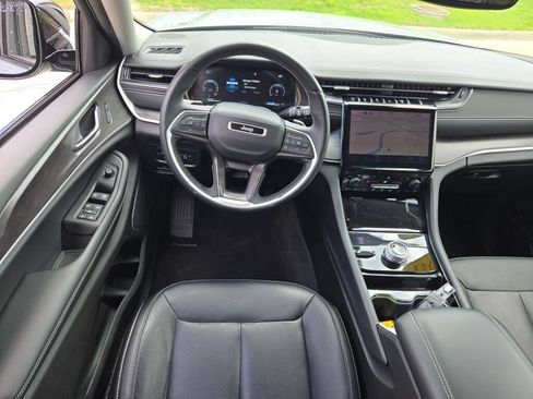 Used 2021 Jeep Grand Cherokee L Limited AWD/4WD image 19