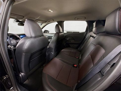 Certified 2025 Nissan Kicks SR image 10